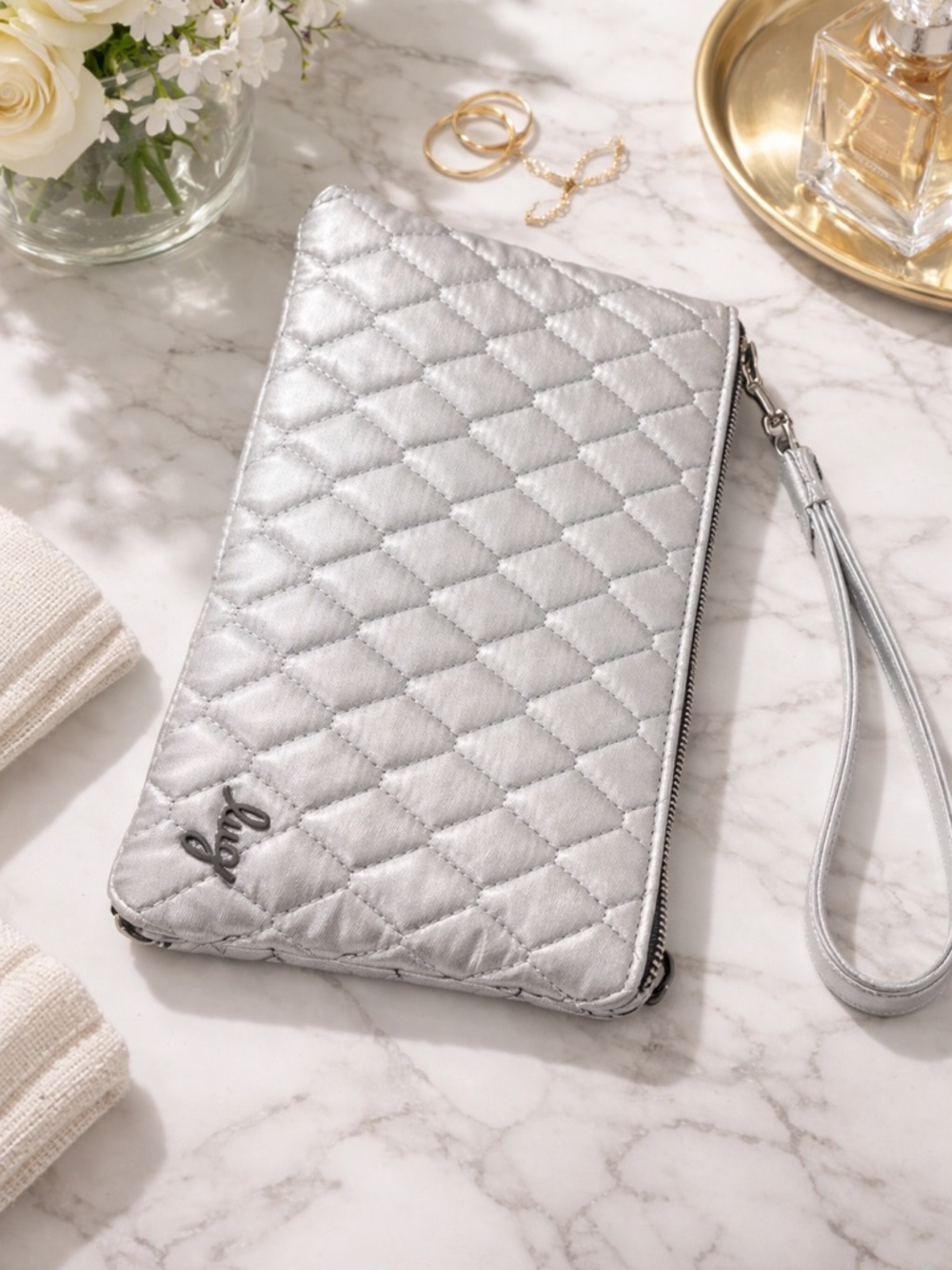 Lug Peekaboo in Silver Metallic Crossbody / Wristlet
